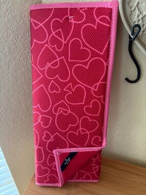 kate spade reversible drying mat with hearts print, NWOT